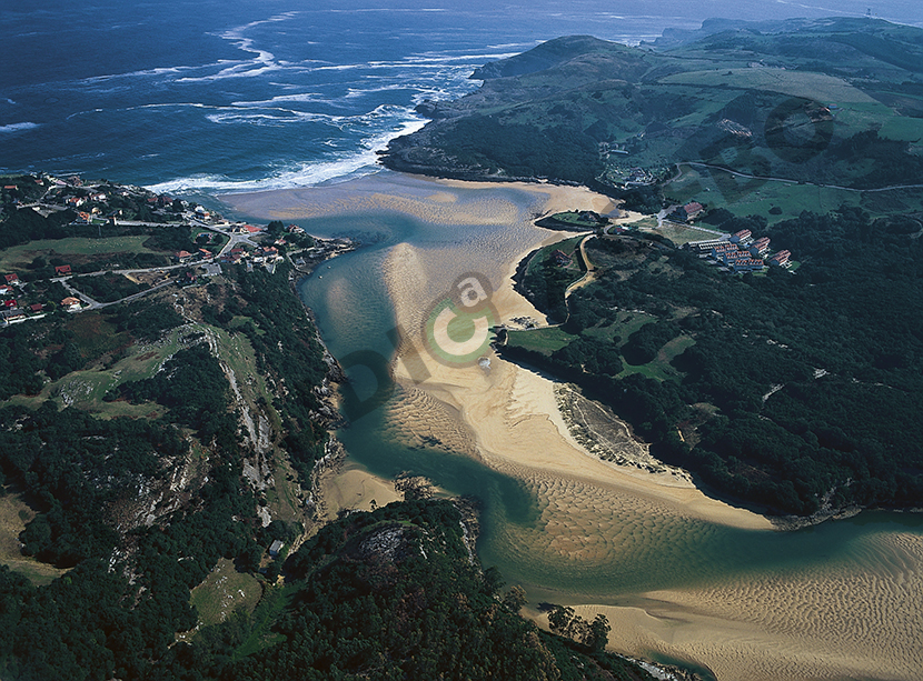 <p>Foto: © Libro de Playas de Claudio Acebo</p>