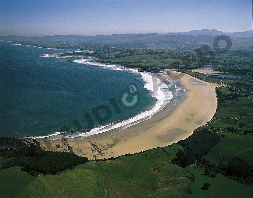 <p>Foto: © Libro de Playas de Claudio Acebo</p>